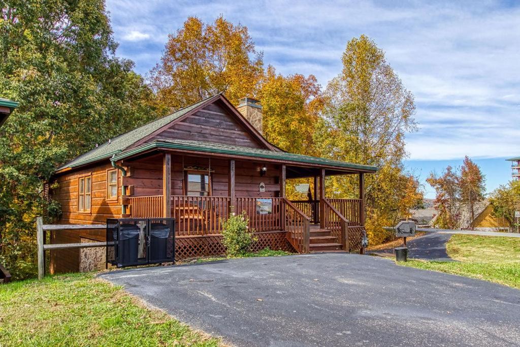 The Nut House, Hot Tub, Game Room, Wifi, 1089 Free Tickets Each Paid Day, Dollywood And More! Pigeon Forge Exterior photo