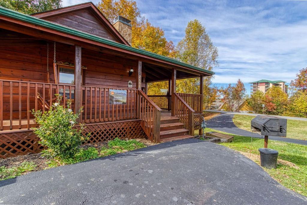 The Nut House, Hot Tub, Game Room, Wifi, 1089 Free Tickets Each Paid Day, Dollywood And More! Pigeon Forge Exterior photo