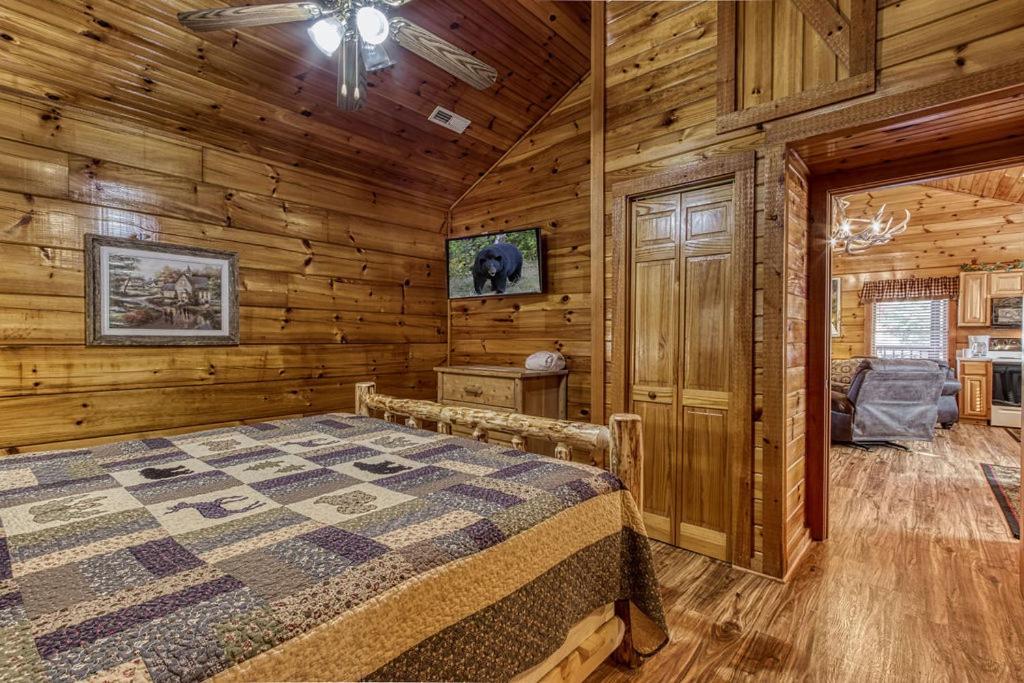 The Nut House, Hot Tub, Game Room, Wifi, 1089 Free Tickets Each Paid Day, Dollywood And More! Pigeon Forge Exterior photo