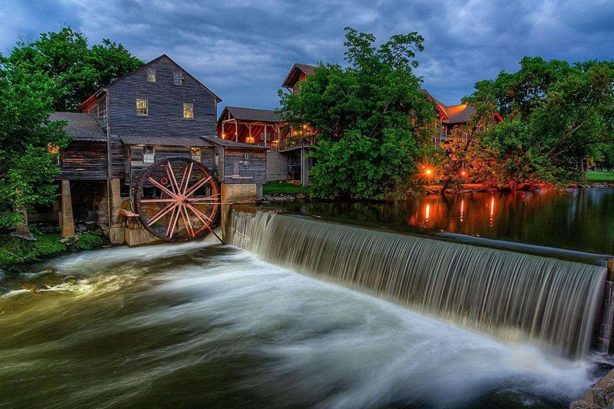 The Nut House, Hot Tub, Game Room, Wifi, 1089 Free Tickets Each Paid Day, Dollywood And More! Pigeon Forge Exterior photo